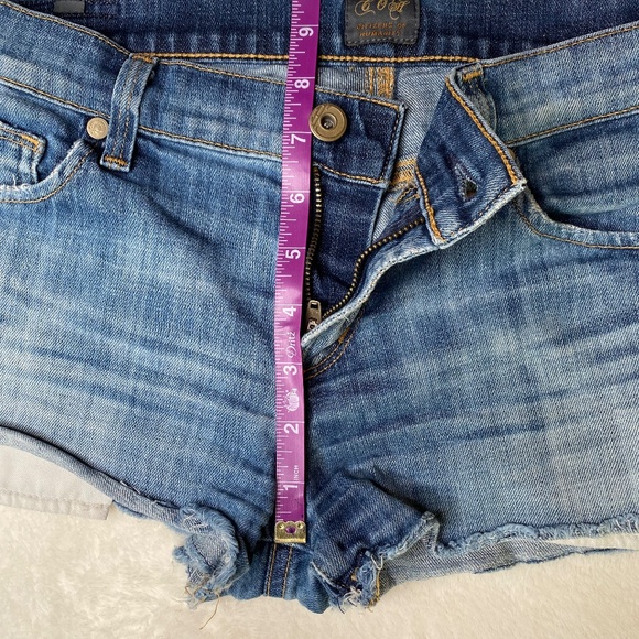 Citizens of Humanity* Cut-Off Denim Shorts *Size 27 - Picture 3 of 15